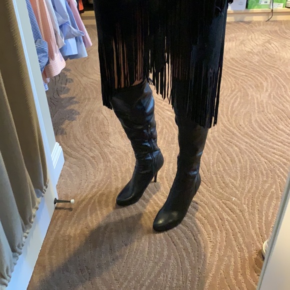 Popushier Knee High Black Leather Boots, Size 9. - Picture 5 of 8